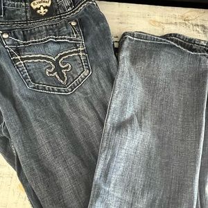 Rock Revivals jeans perfect shape. 38/32 bootcut